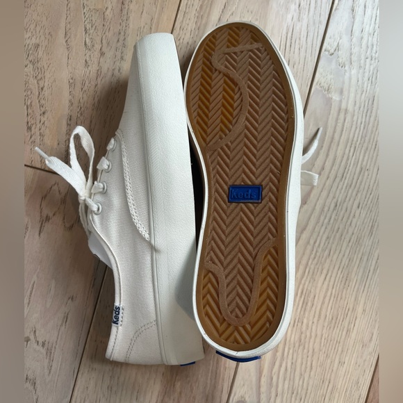NWT$60 Keds Champion Gender Neutral Canvas Lace Up Snow White sz 5 - Picture 6 of 8